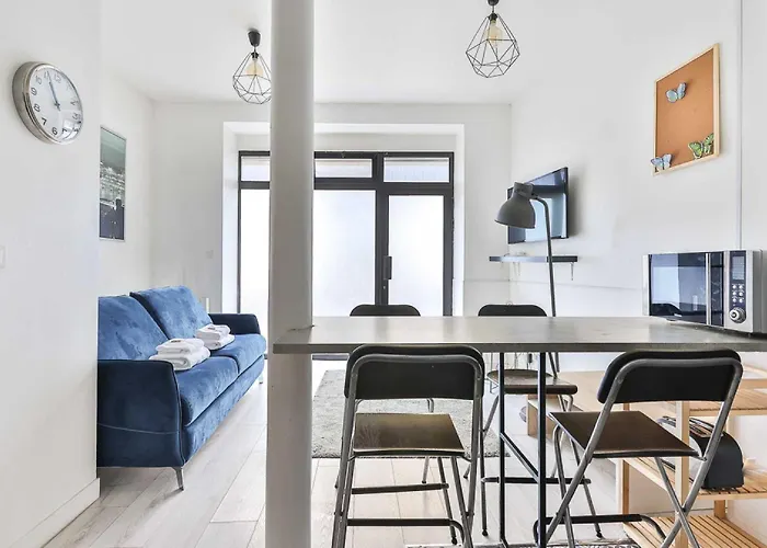 Bright Appt - Bibliotheque Francois Mitterrand * Paris